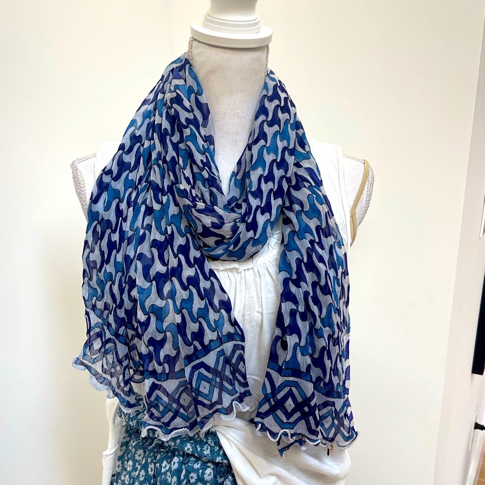 Wave scarf
